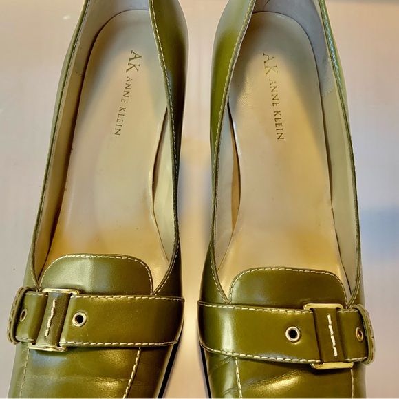 Anne Klein Maworkout Green Leather Wooden Heels Size 8M - Picture 9 of 16